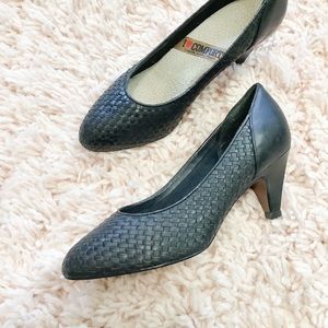 Vintage Solid Black Woven-Pattern Heel